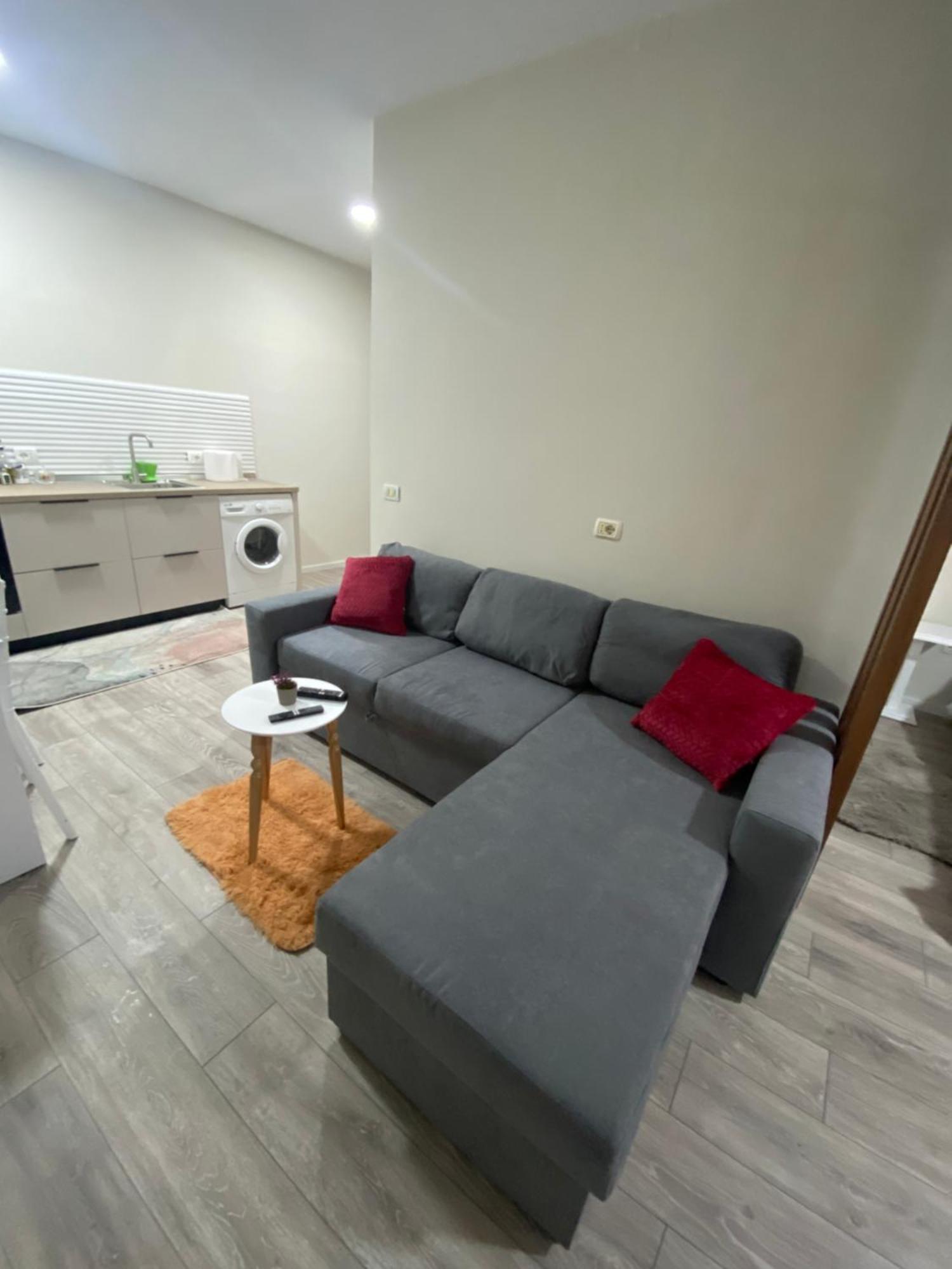 Chlo Apartment 5 Tirane Екстер'єр фото