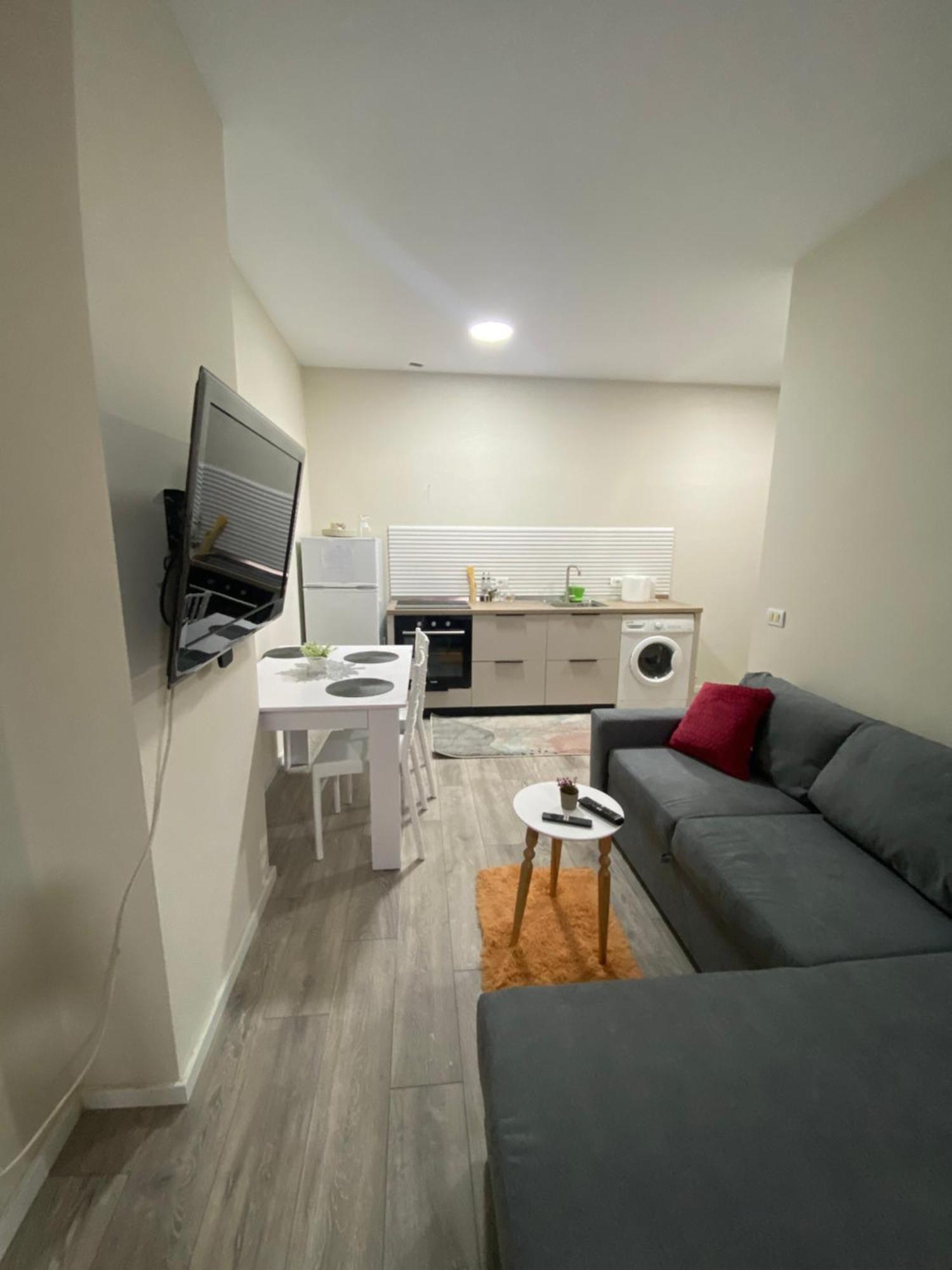 Chlo Apartment 5 Tirane Екстер'єр фото